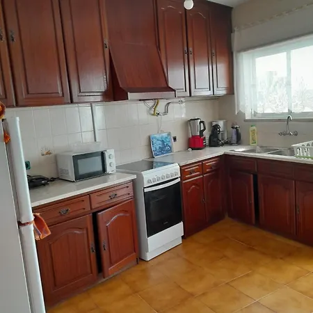 Moradia Maria Do Ceu بيت للعطل